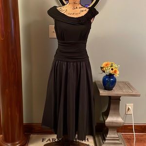 Elizabeth Howard dress size 10.